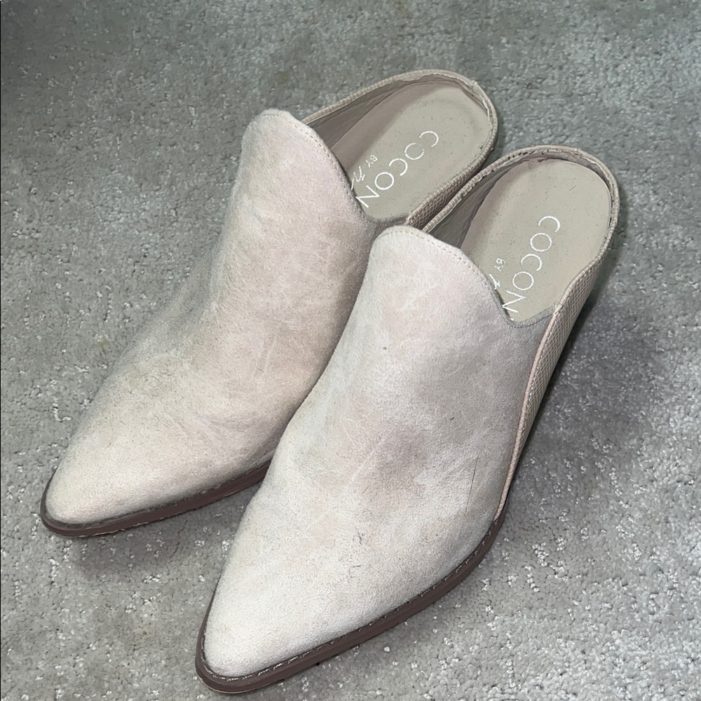 Coconuts by Matisse Women's Cream Pointed Suede Mules